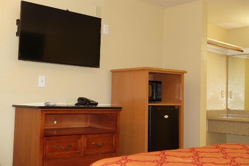 Tropic Lodge image 28