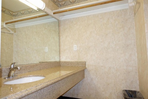 Tropic Lodge image 40